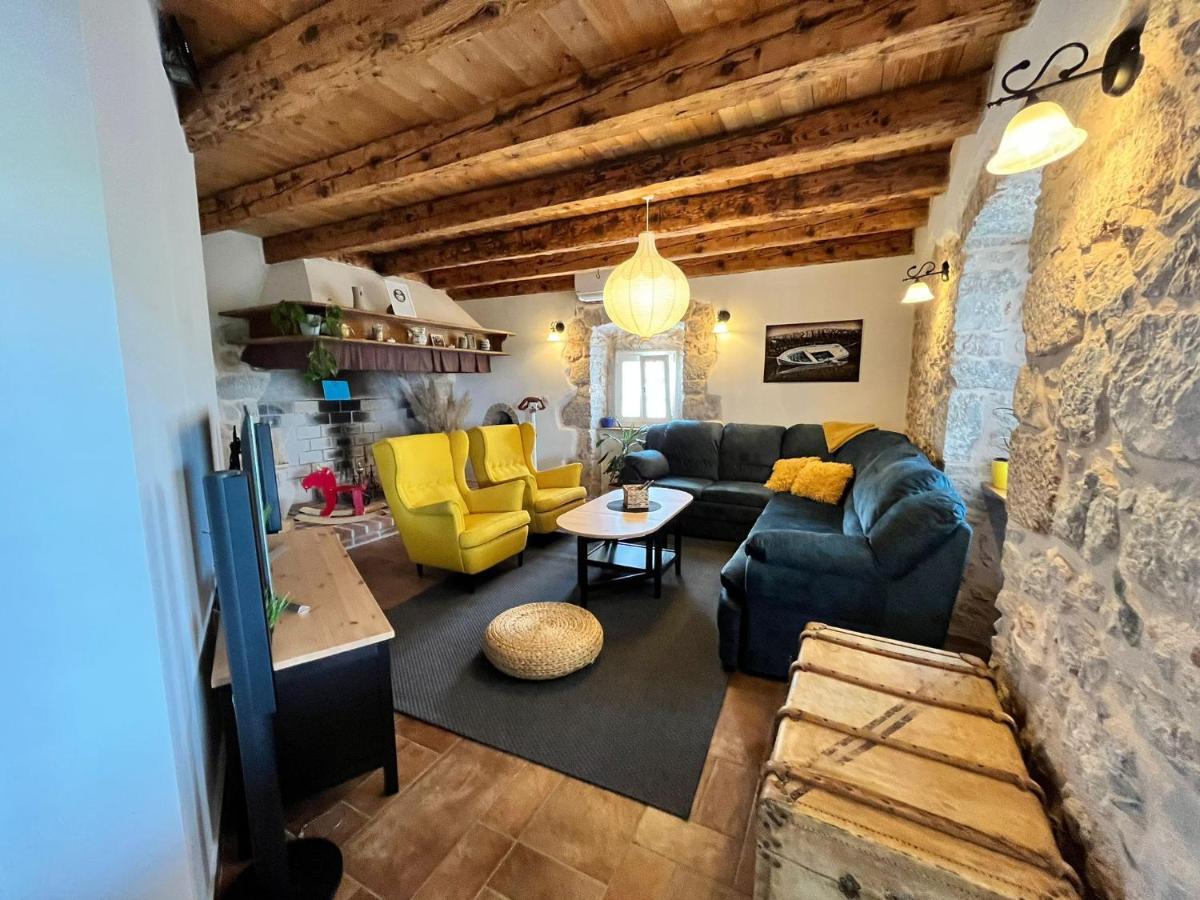 Villa Ca'Pietra, Rustic Stone House Малинска Экстерьер фото